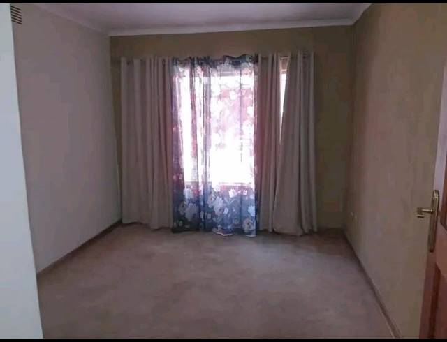 5 BEDROOM HOUSE FOR SALE IN GEDULD